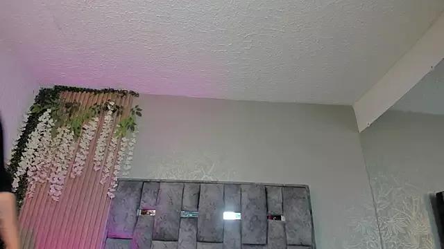 Nicky_Brown_ from StripChat is Freechat