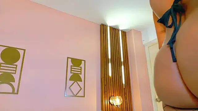 Nickybankss_ from StripChat is Freechat