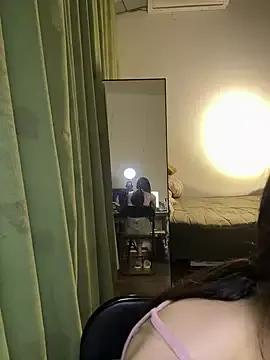Nicole-bb from StripChat is Freechat