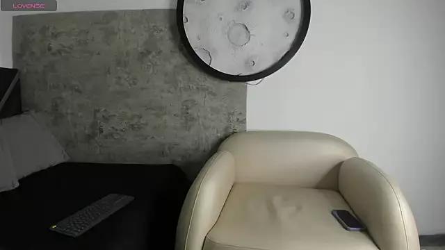 Nicole2507 from StripChat is Freechat