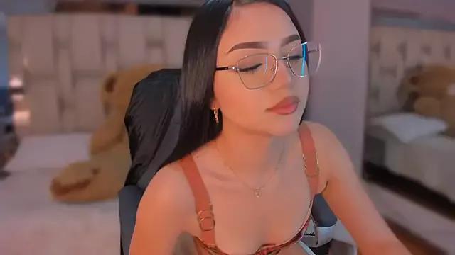 nicoleevega_ from StripChat is Freechat