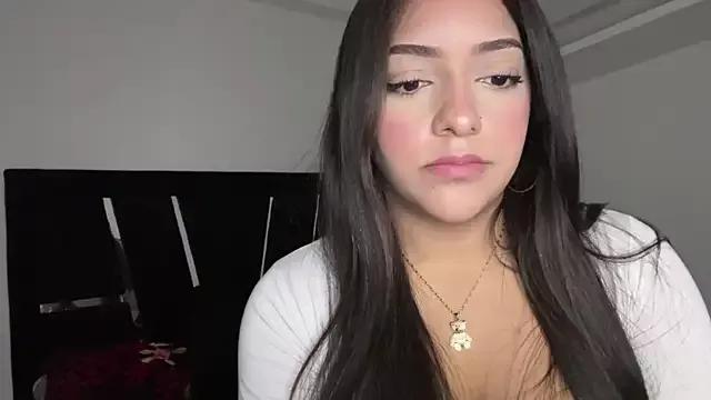 NicolMartineZZ from StripChat is Freechat