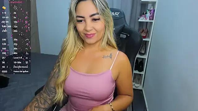 NicolPorto from StripChat is Freechat