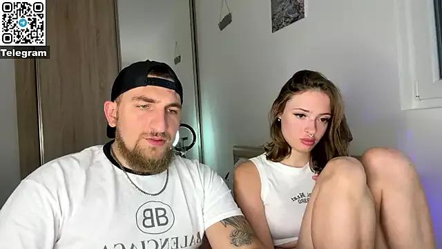 Nihanna_kiss from StripChat is Freechat
