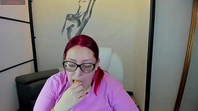 NiickyJones from StripChat