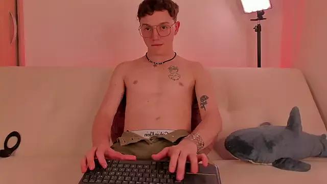 niico_18 from StripChat
