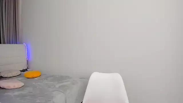 nika_reinnn from StripChat is Freechat