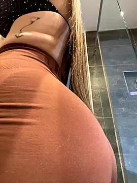 Nikii__ from StripChat