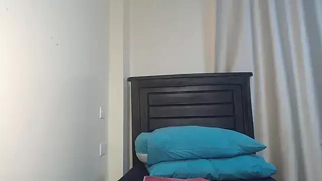 NIKKIE_LOVE from StripChat