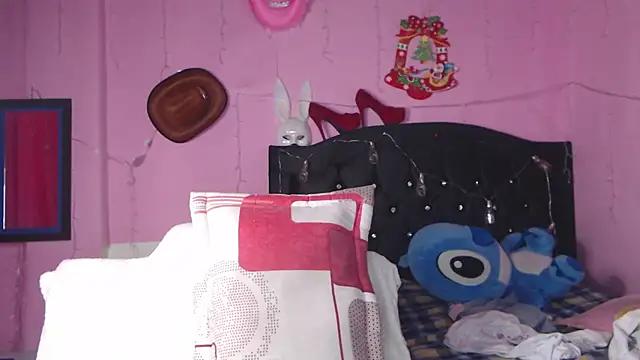 NikkiRous_ from StripChat