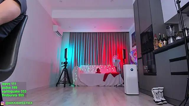 nikkisweetie from StripChat