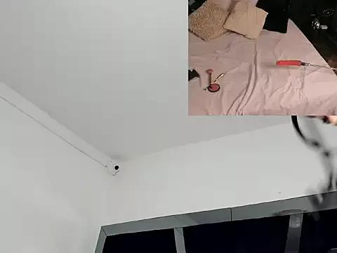 Nikky_Bender from StripChat