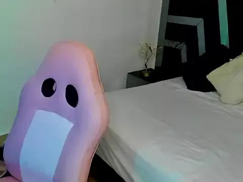 Nikky_Bender from StripChat
