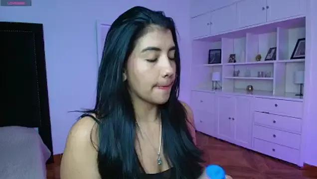 nina_moen from StripChat
