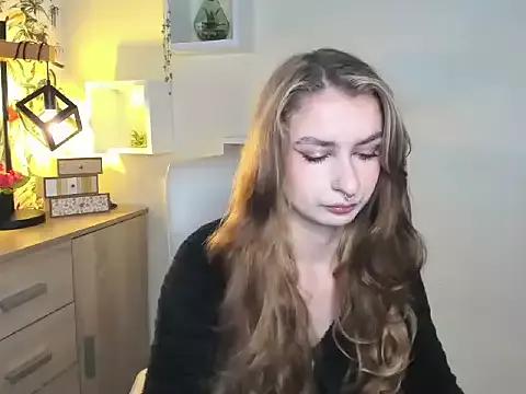 NinaBlond1 from StripChat