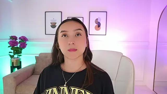 NinaCollinss from StripChat