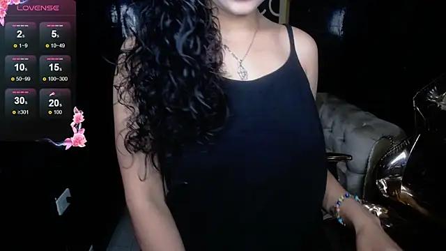 Ninalush_v from StripChat