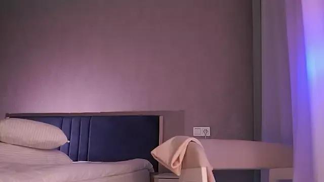 NinaMint from StripChat