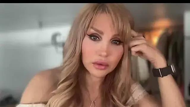 NinaRabbit from StripChat is Freechat