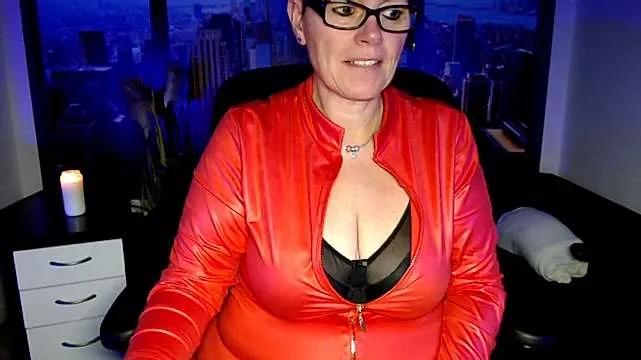 ninarandmann from StripChat