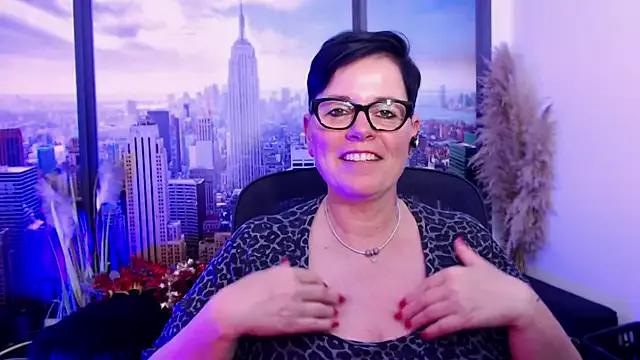 ninarandmann from StripChat
