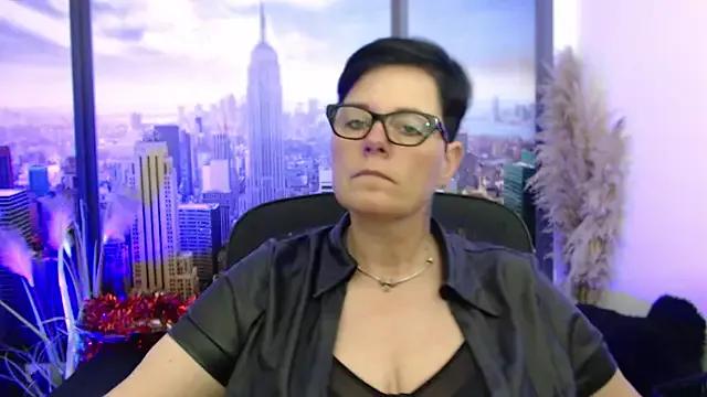 ninarandmann from StripChat