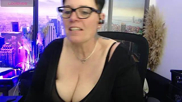 ninarandmann from StripChat