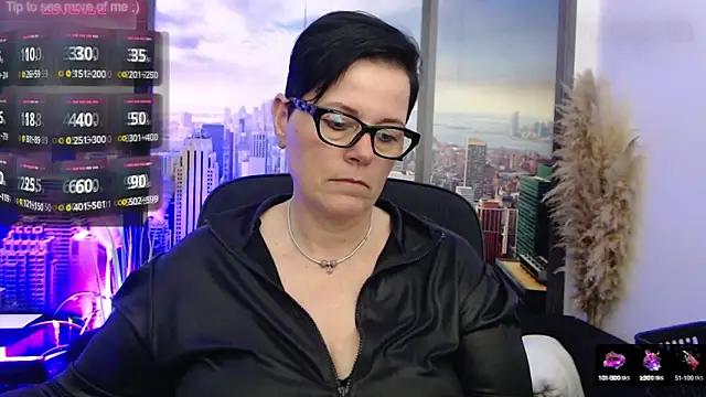ninarandmann from StripChat