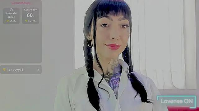 NinaVall from StripChat