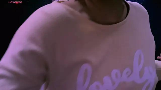 NinaYellow from StripChat
