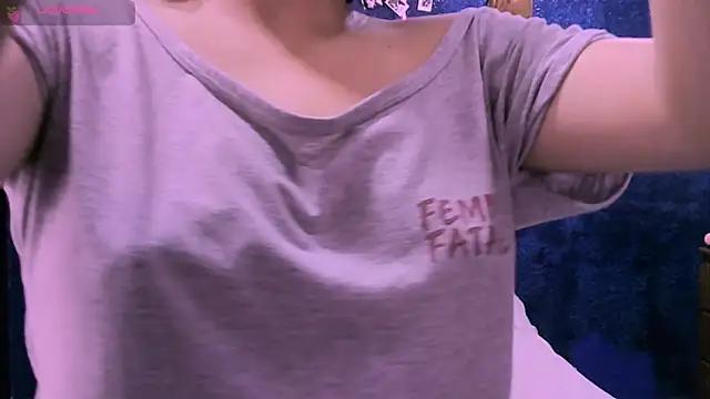 NinaYellow from StripChat
