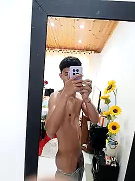 NINETEEN_B from StripChat