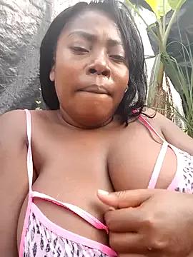nini-will from StripChat is Freechat