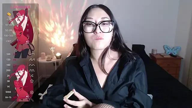 Ninimoon from StripChat
