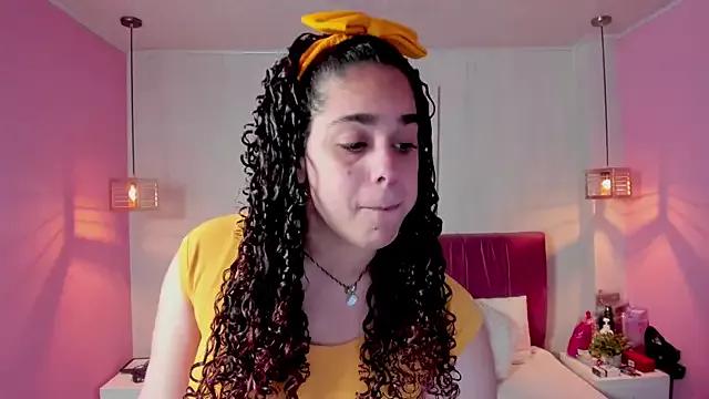 ninna_curly from StripChat