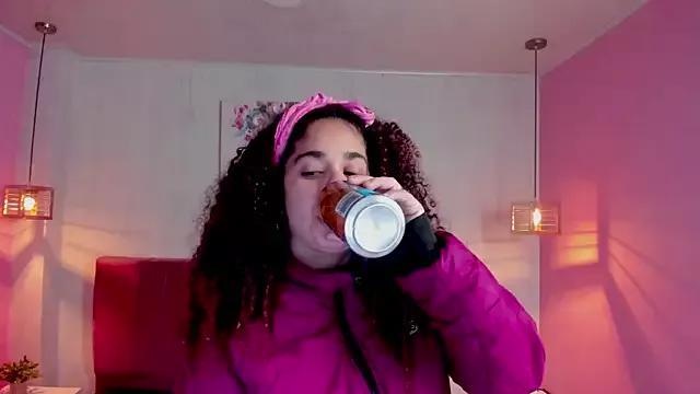 ninna_curly from StripChat