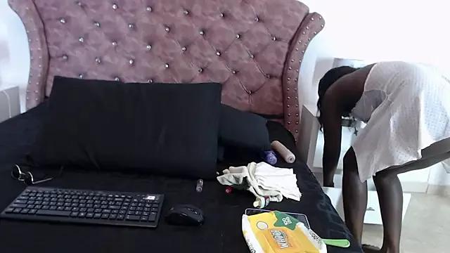 NnickyLondon from StripChat