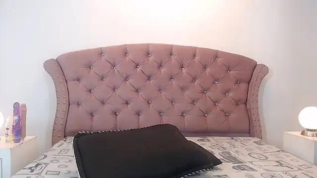 NnickyLondon from StripChat