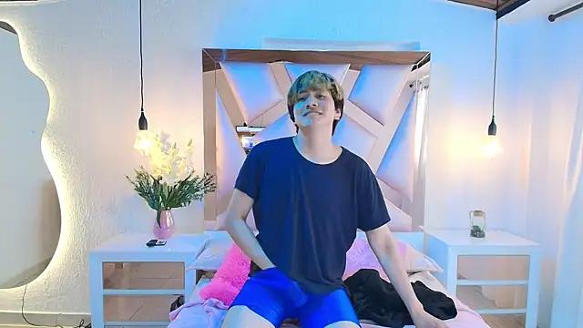 Noah_Blythe from StripChat is Freechat