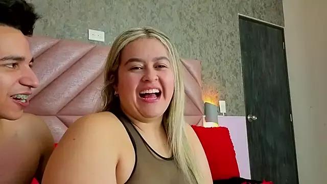 noah_mishelle from StripChat is Freechat