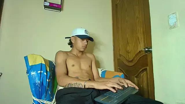 noah_smit_25 from StripChat is Freechat