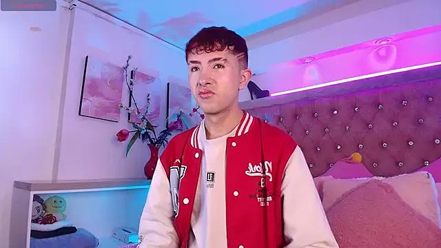 Noah_Xitruxx from StripChat is Freechat