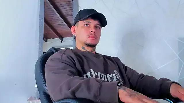 NoahhBrown from StripChat is Freechat