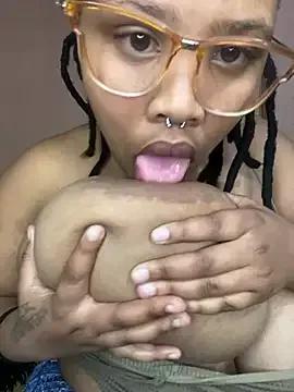 Photos of NonoGotBoobies from StripChat is Freechat