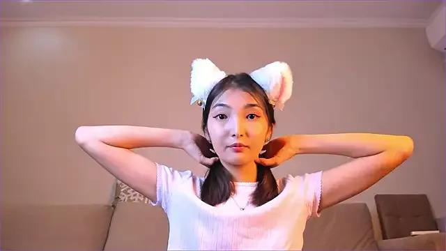 Nooniemoon webcams show profile image 