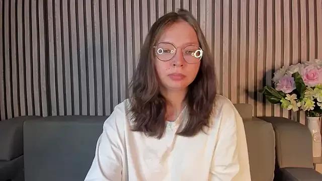 Noora_Moore from StripChat is Freechat