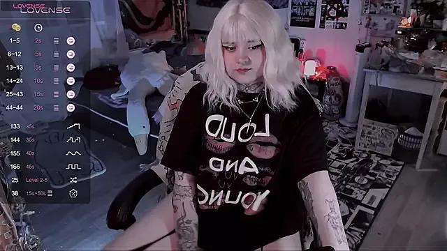noori__hope from StripChat is Freechat