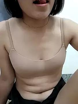 Norah-h from StripChat is Freechat