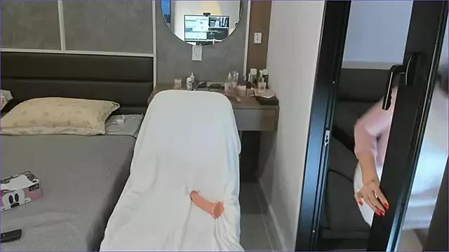 notyoursammy from StripChat is Freechat