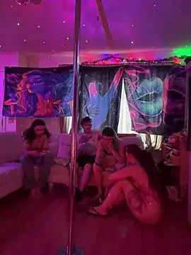 NovaLove2002 from StripChat is Freechat